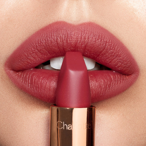 Matte Revolution Lipstick - Charlotte Tilbury / Labial de larga duración