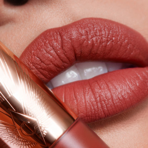 Airbrush Flawless Lip Blur - Charlotte Tilbury / Labial matte hidratante