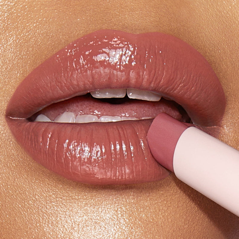 *PREORDEN: Hyaluronic Happikiss Lipstick Balm - Charlotte Tilbury / Bálsamo labial con color