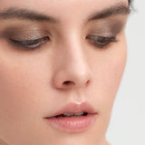 *PREORDEN: EyeWear Longwear Eyeshadow Stick - Victoria Beckham / Sombra de ojos cremosa resistente al agua