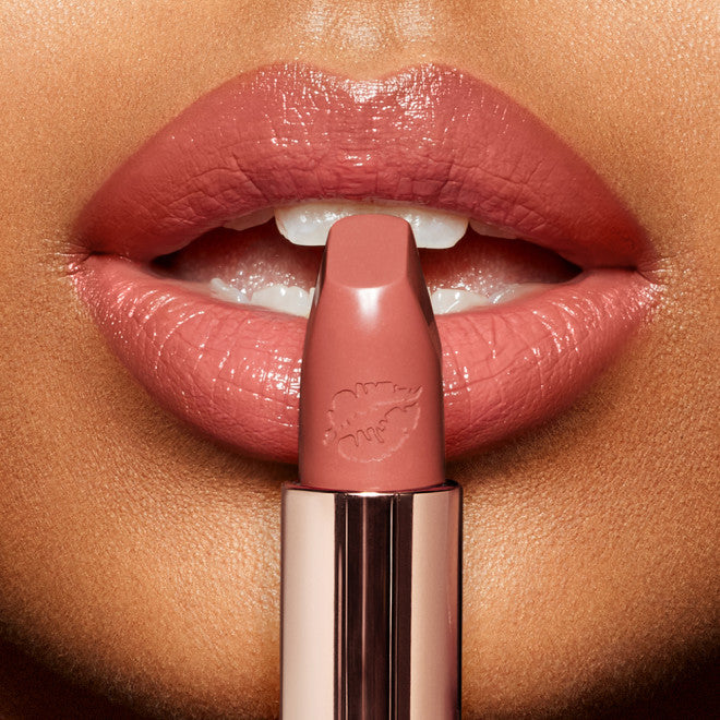 Hot Lips Lipstick 2 - Charlotte Tilbury / Labial hidratante