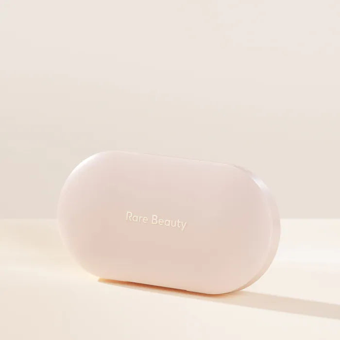 Blot & Glow Touch-Up Kit - Rare Beauty by Selena Gomez / Set Papeles para secar grasa de la piel + esponja con polvo suelto
